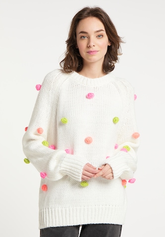 MYMO Oversized Sweater in White: front