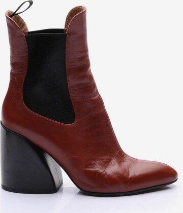 Chloé Dress Boots in 36,5 in Brown: front