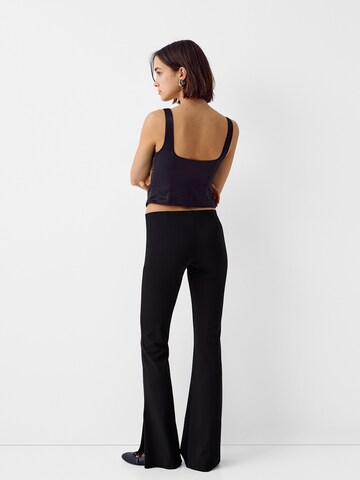 Bershka Flared Broek in Zwart