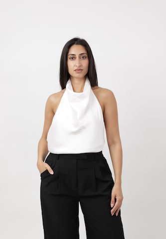 Top di Elara in bianco