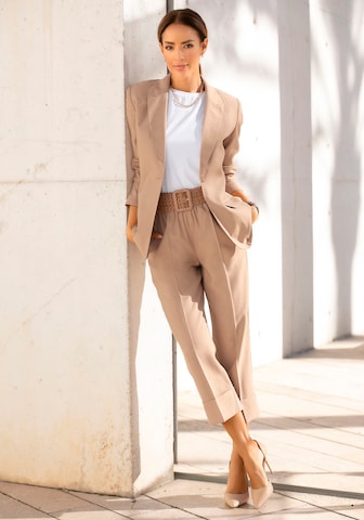 LASCANA Loose fit Trousers in Beige: front