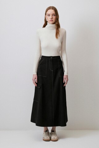 Touche Prive Skirt in Black