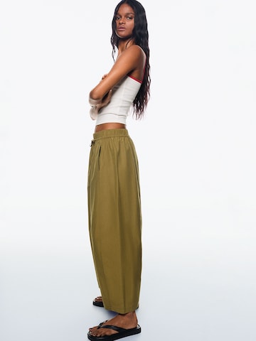 Bershka Baggy Trousers in Green