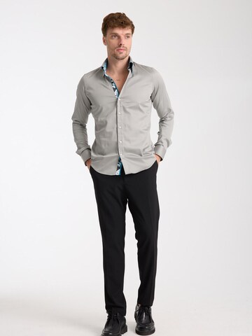 Slim fit Camicia 'Marco Polo Iconic Satin Man Shirt White' di 7Camicie in grigio