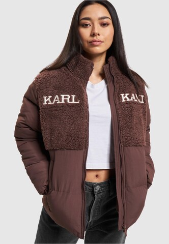 Veste mi-saison Karl Kani en marron : devant