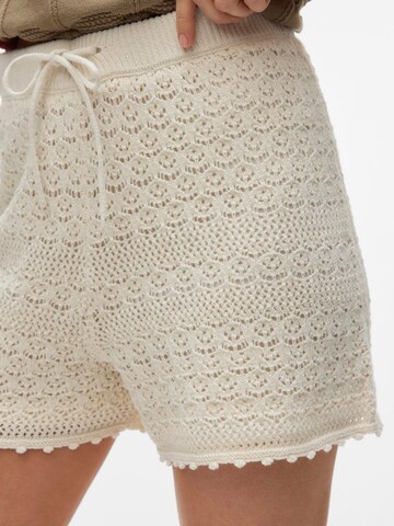 regular Pantaloni 'VMMANILA' di VERO MODA in beige