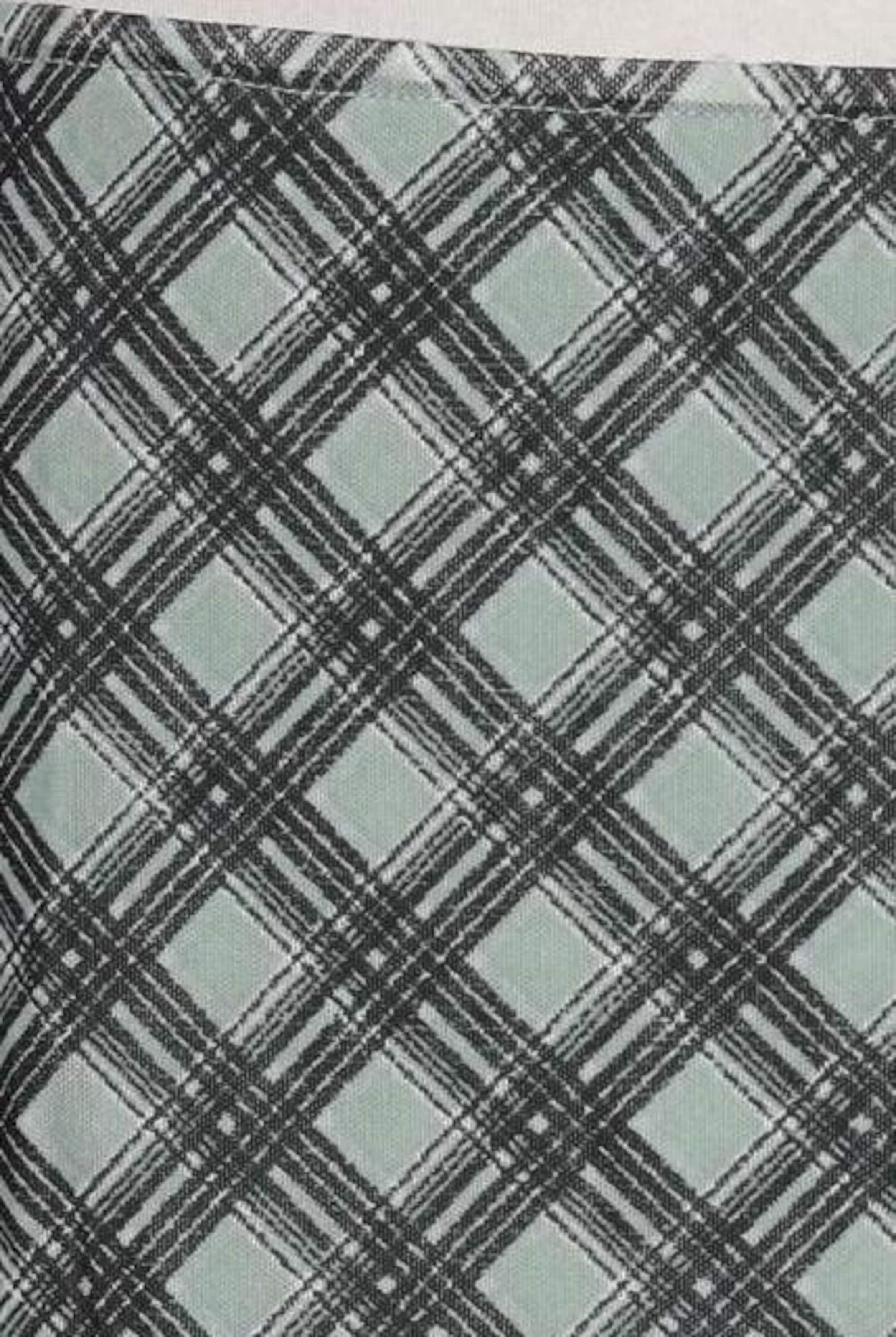 HOLLISTER Skirt in S in Green