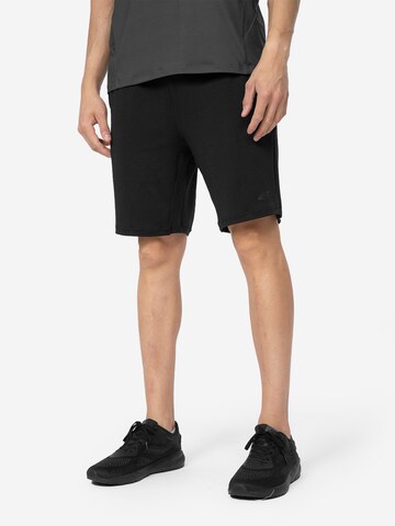 4F Regular Sports trousers in Black: front