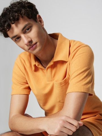 ABOUT YOU x Jaime Lorente T-Shirt 'Milo' in Orange