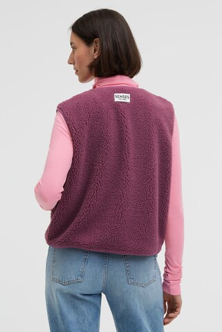 SENSES.THE LABEL Knitted Vest in Red