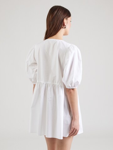 Robe Gina Tricot en blanc