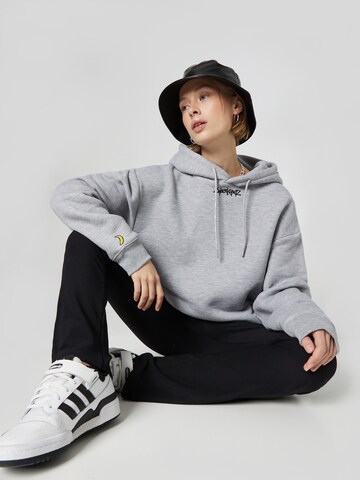 About You x Cyberkongz Sweatshirt 'Finn' in Grey