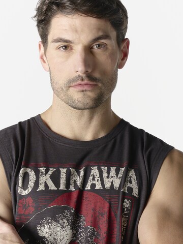 Maglietta di KOROSHI in nero