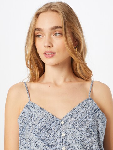 Top de la American Eagle pe albastru