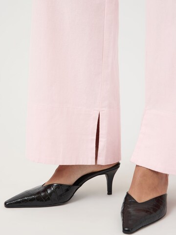 Wide leg Pantaloni di YAS in rosa