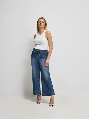 ABOUT YOU x Iconic by Tatiana Kucharova Wide leg Jeans 'Georgia' i blå