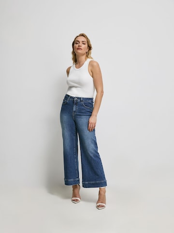 Wide leg Jeans 'Georgia' di ABOUT YOU x Iconic by Tatiana Kucharova in blu