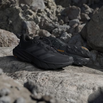 Chaussure basse 'Freehiker SL' ADIDAS TERREX en noir