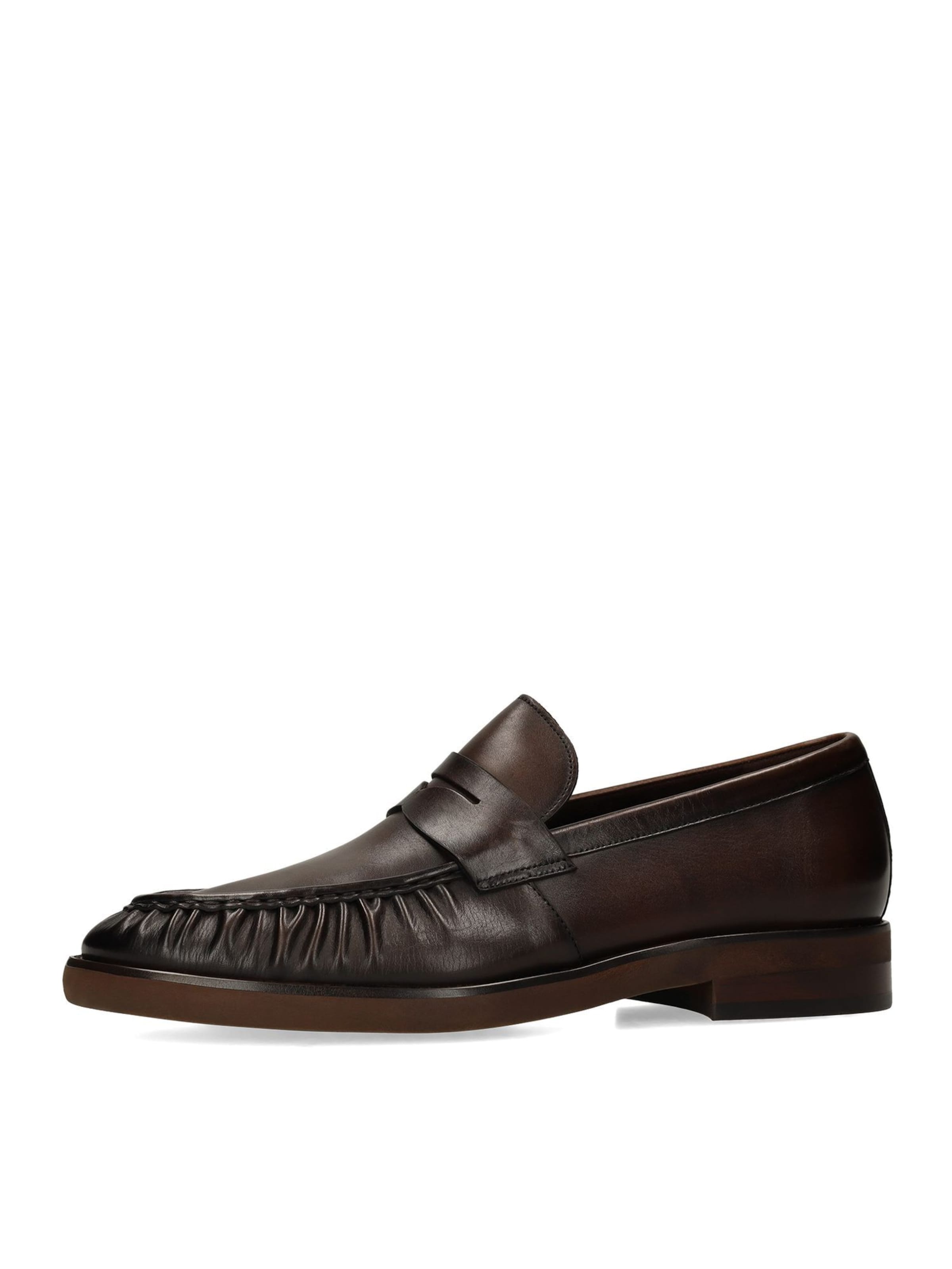 MANFIELD Classic Flats in Brown: front