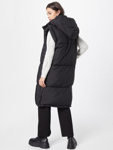 Gilet Gina Tricot en noir