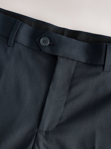 Slimfit Pantaloni con piega frontale di Next in blu