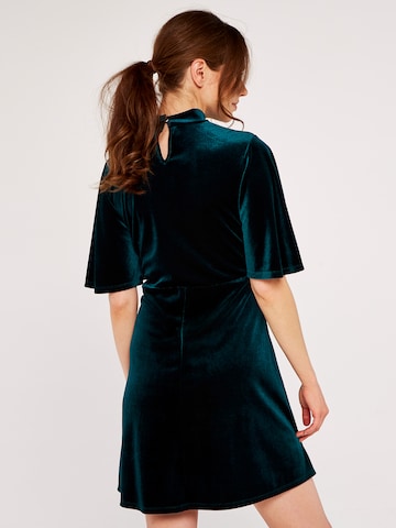 Robe de cocktail Apricot en vert