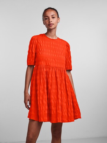 PIECES فستان 'Nessa' بلون برتقالي: الأمام