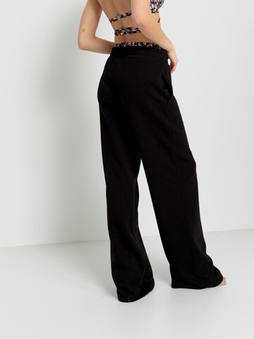 Wide Leg Pantalon LSCN by LASCANA en noir