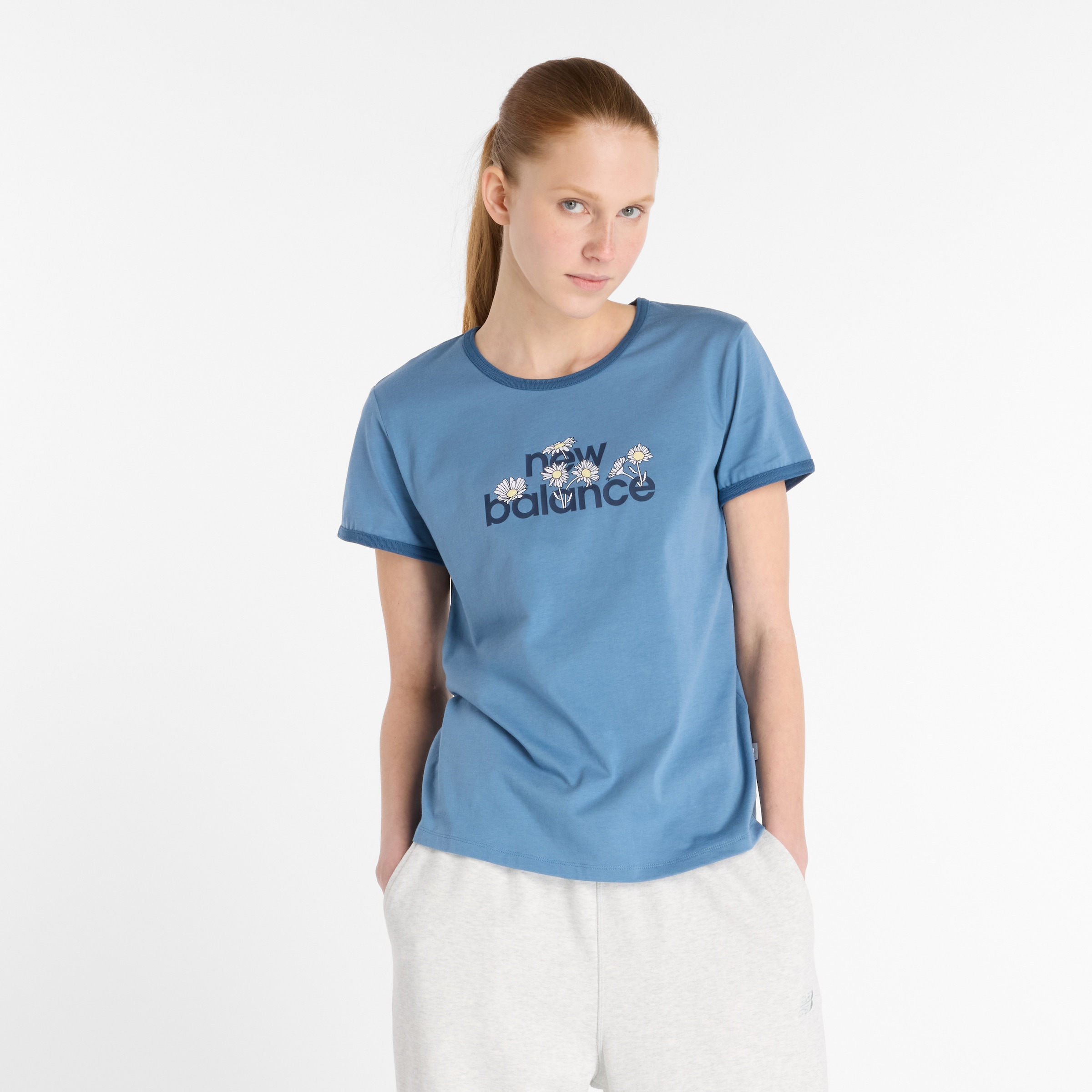 T-shirt 'Flower Ringer' new balance en bleu : devant