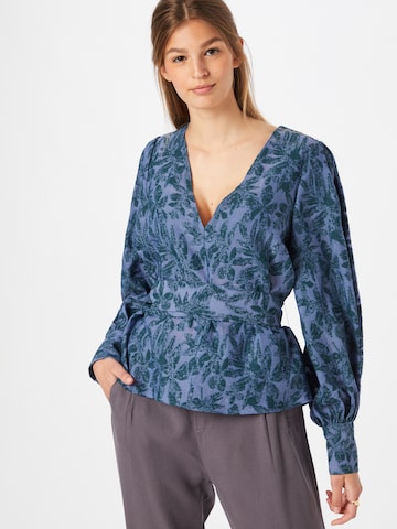 IVY OAK Blouse in Blue: front