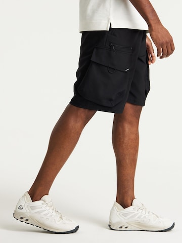 CHASIN' Regular Shorts 'Rift.S Flow' in Schwarz
