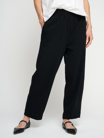 moshi moshi mind Loosefit Broek 'Buddha' in Zwart: voorkant
