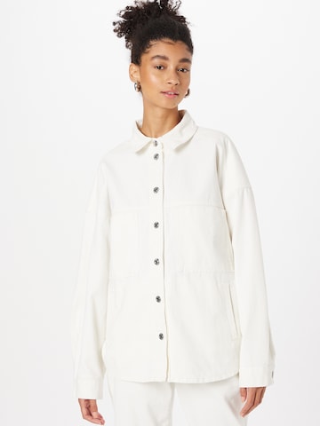 QS Between-Season Jacket in White: front