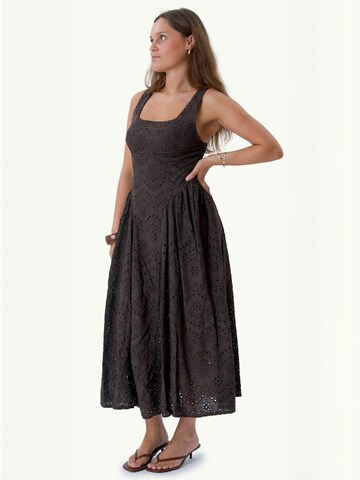 TEESHOPPEN Dress ' Asta ' in Brown