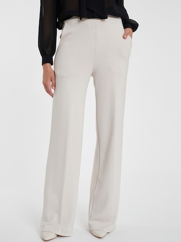 Ana Alcazar Regular Broek in Wit: voorkant