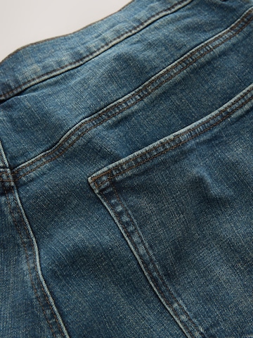 Next Tapered Jeans in Blau