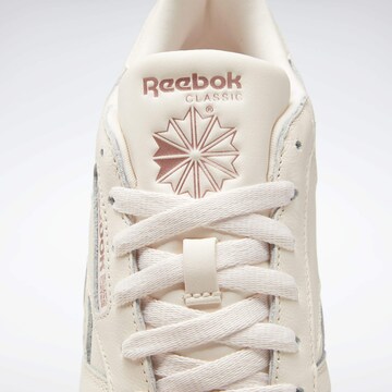 Reebok Sneakers in Beige