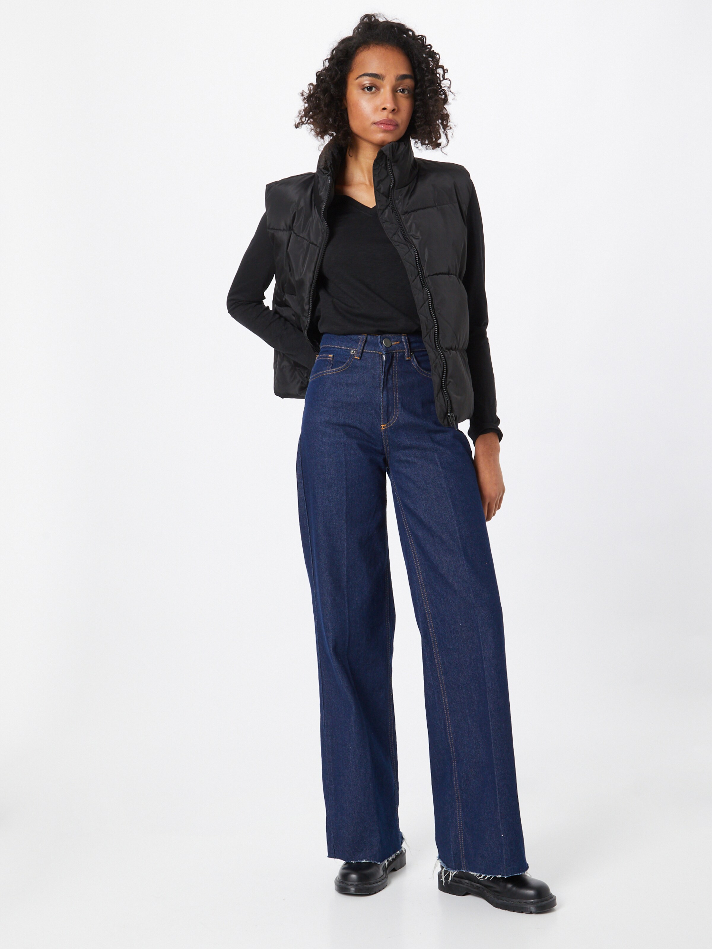 Frauen Shirts & Tops Superdry Shirt in Schwarz - XH08612 Frauen Shirts & Tops Superdry Shirt in Schwarz - XH08612