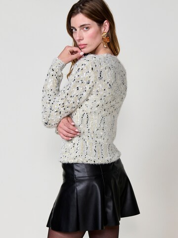 KOROSHI Пуловер в бяло