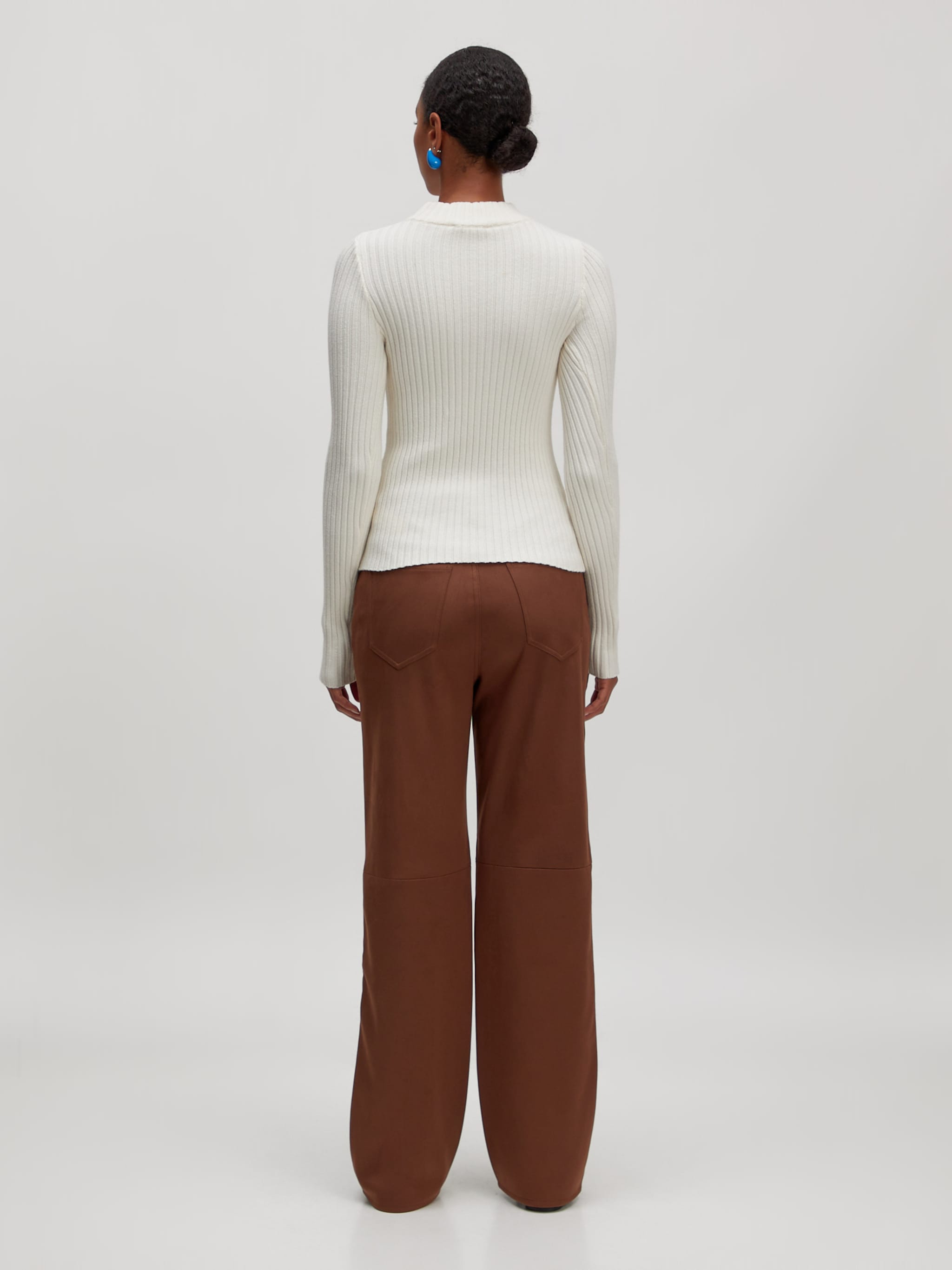 EDITED Producten Shirt 'Janiyah' Beige