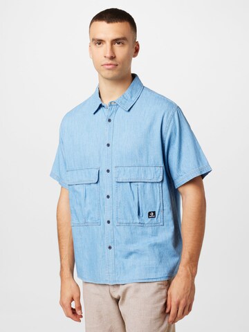 Coupe regular Chemise CONVERSE en bleu : devant