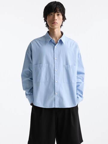 Pull&Bear Comfort fit Button Up Shirt in Blue: front