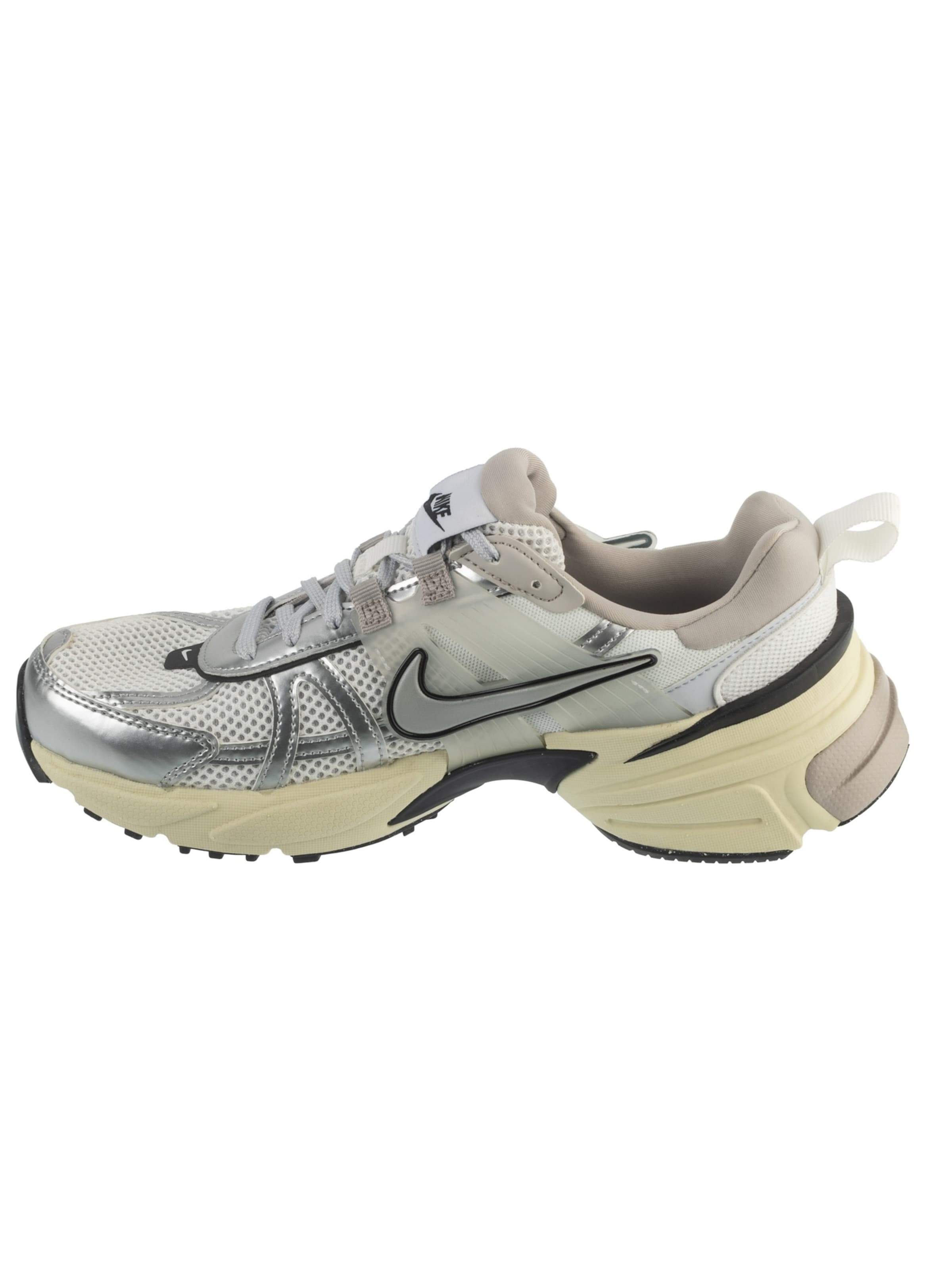 NIKE Sneakers 'Nike V2K Run' in White: front