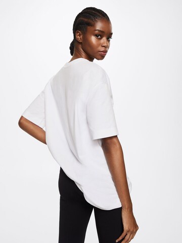 MANGO Koszulka oversize 'OTEE' w kolorze biały