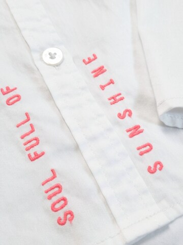 Camicia da donna 'Bluse mit Stickerei aus Baumwolle - GoldieC' di LIKS. Munich in bianco