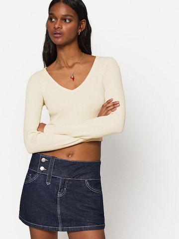 Pull-over Bershka en beige : devant