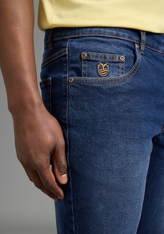 DELMAO Regular Jeans in Blue