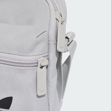 Geantă de umăr 'Adicolor Classic Festival' de la ADIDAS ORIGINALS pe gri