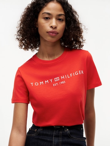 TOMMY HILFIGER Футболка в Красный