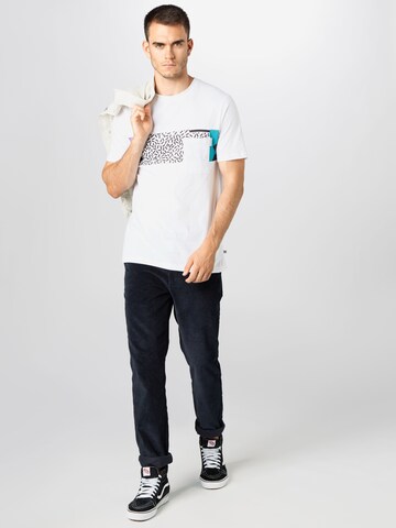 Iriedaily Regular Fit Shirt 'Theodore Pocket 2 Tee' in Weiß